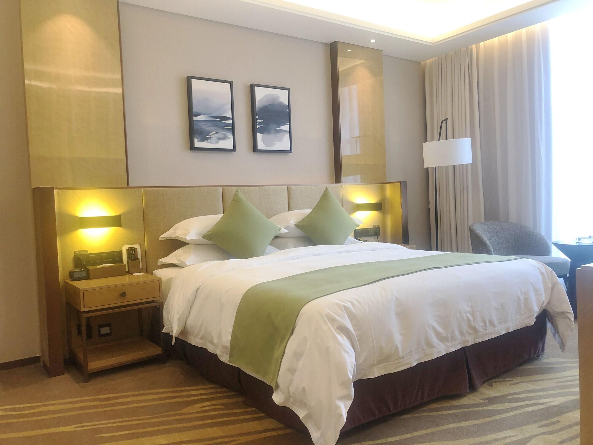 Leshan Ramada Hotel Екстер'єр фото