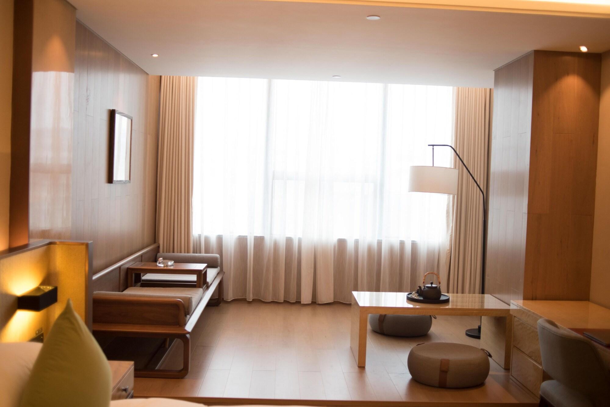 Leshan Ramada Hotel Екстер'єр фото